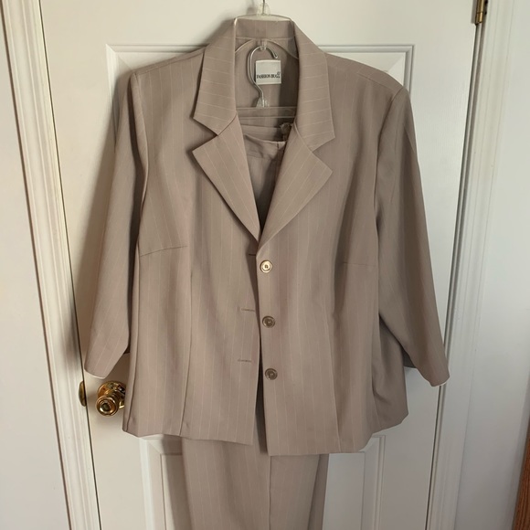 Fashion Bug Pant Suit - Picture 1 of 5